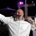 photo de Thierry laugier faisant la fête